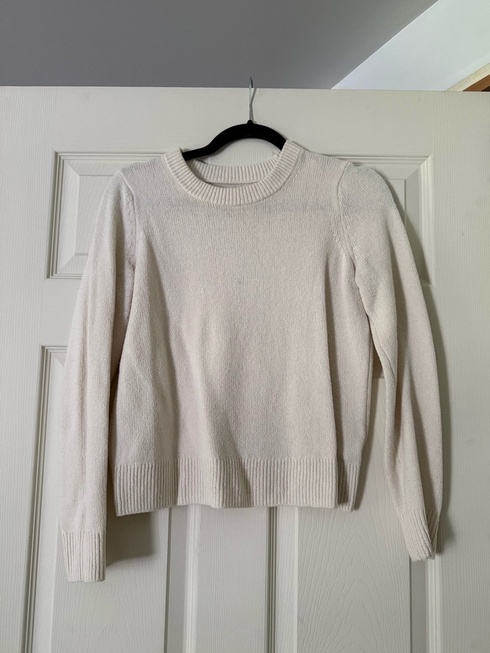 GAP Women's Cream Crewneck Sweater